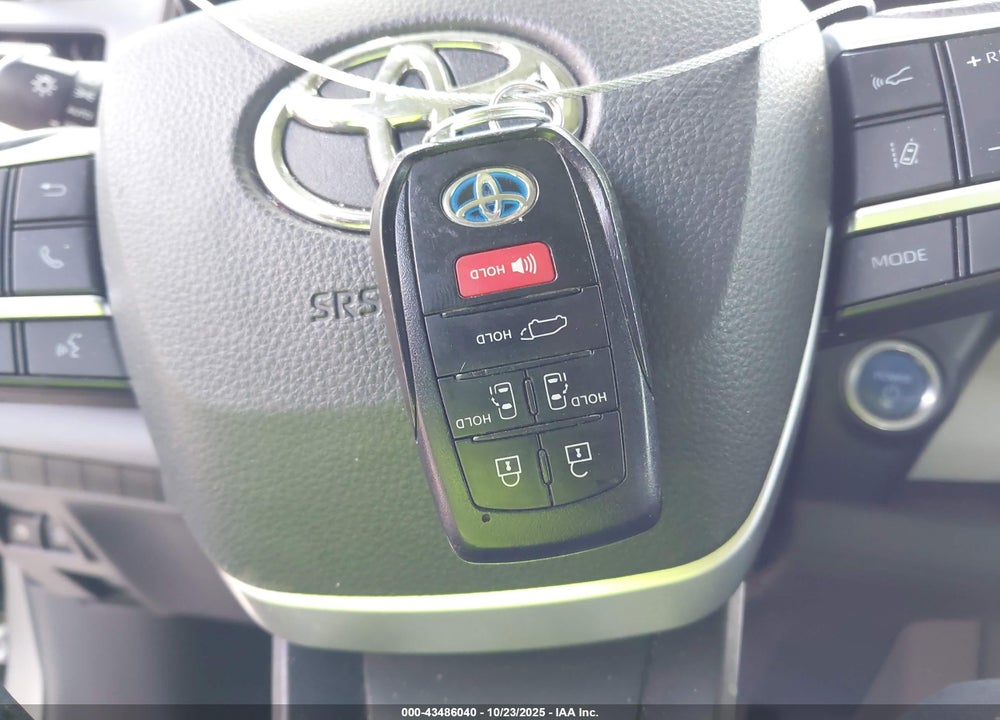 2021 TOYOTA SIENNA XLE VIN: 5TDYSKFC5MS007913