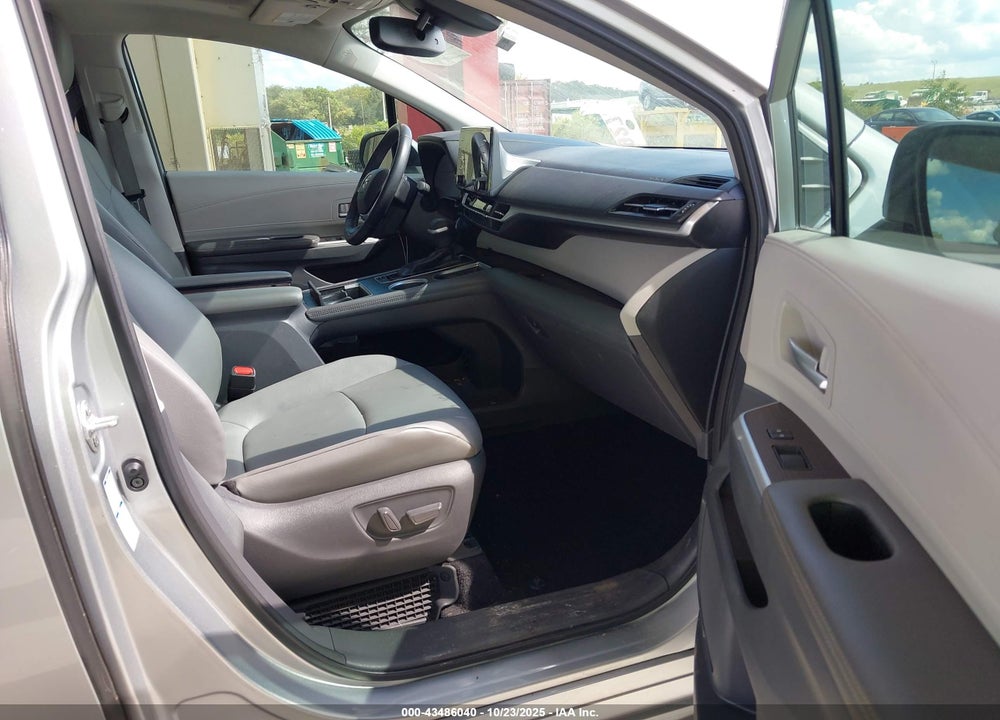 2021 TOYOTA SIENNA XLE VIN: 5TDYSKFC5MS007913