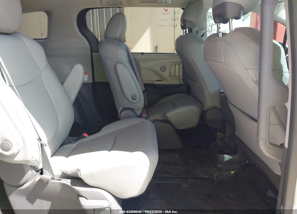 2021 TOYOTA SIENNA XLE VIN: 5TDYSKFC5MS007913