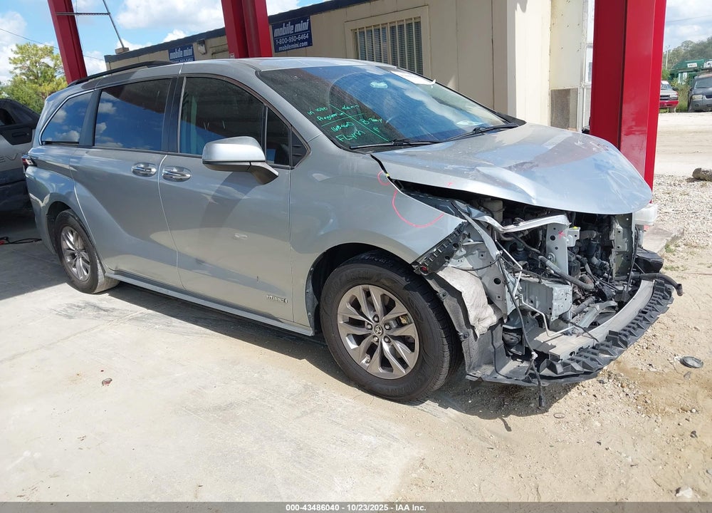 2021 TOYOTA SIENNA XLE VIN: 5TDYSKFC5MS007913