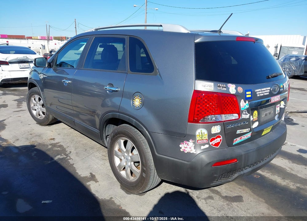 2011 KIA SORENTO VIN: 5XYKT4A21BG160733