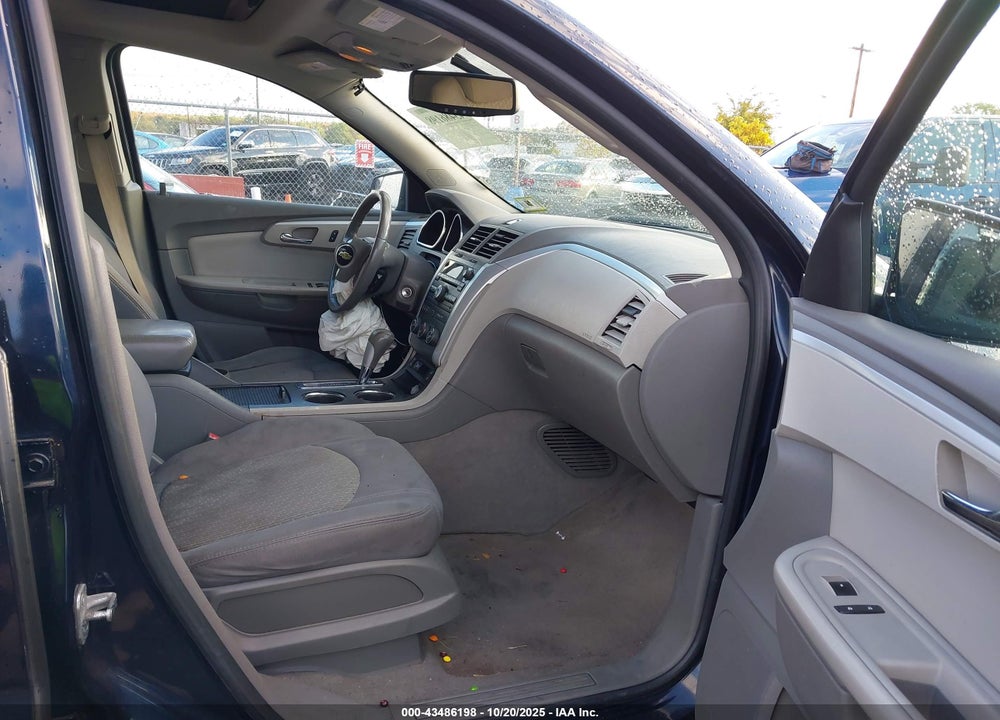 2011 CHEVROLET TRAVERSE VIN: 1GNKVGED7BJ175462