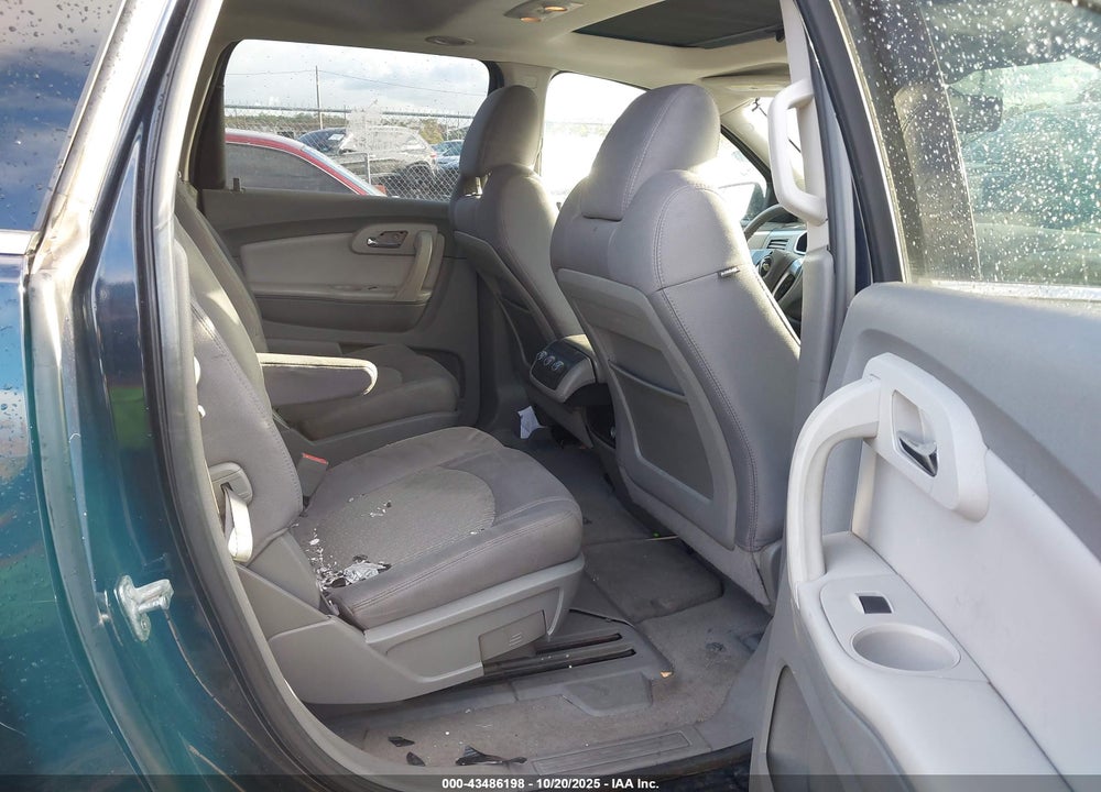 2011 CHEVROLET TRAVERSE VIN: 1GNKVGED7BJ175462