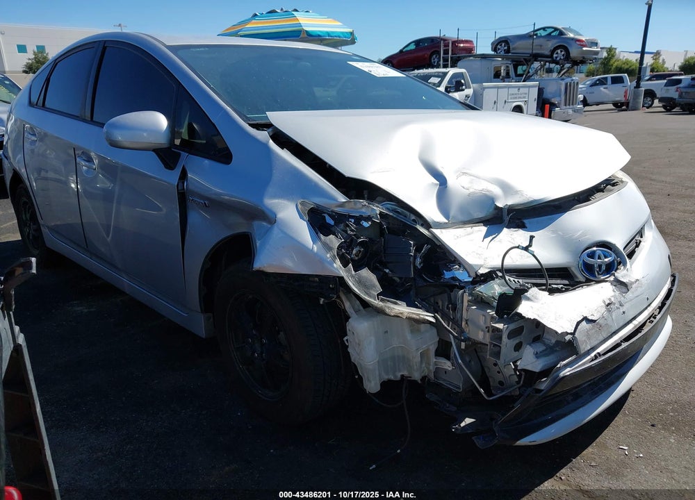 2013 TOYOTA PRIUS TWO VIN: JTDKN3DU0D5581131