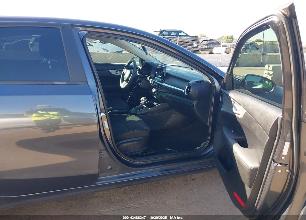 2022 KIA FORTE LXS VIN: 3KPF24AD1NE485275