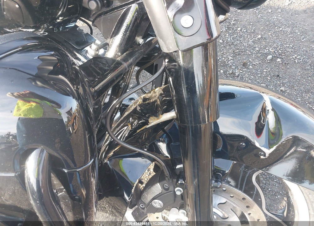 2013 HARLEY-DAVIDSON FLHX STREET GLIDE VIN: 1HD1KBM10DB635659