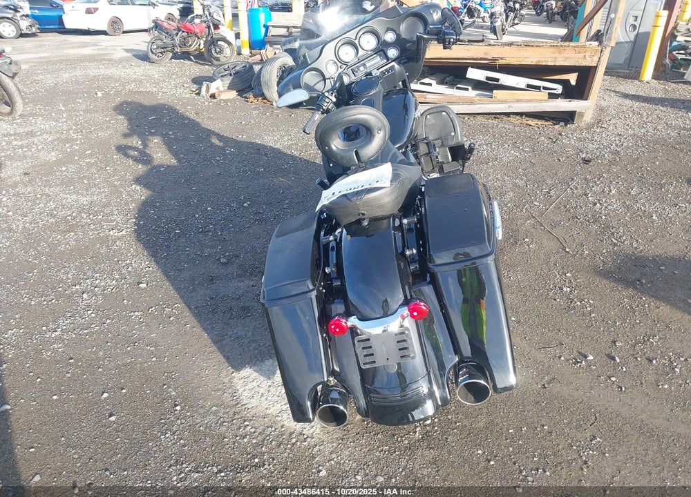 2013 HARLEY-DAVIDSON FLHX STREET GLIDE VIN: 1HD1KBM10DB635659