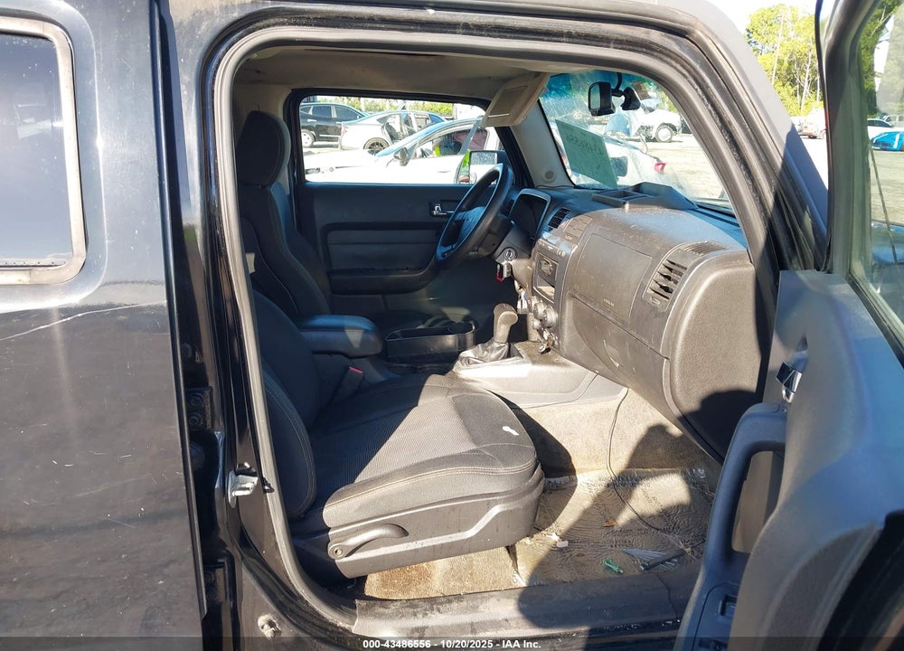 2006 HUMMER H3 VIN: 5GTDN136868161837