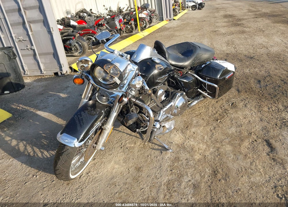 2014 HARLEY-DAVIDSON FLHR ROAD KING VIN: 1HD1FBM15EB657095
