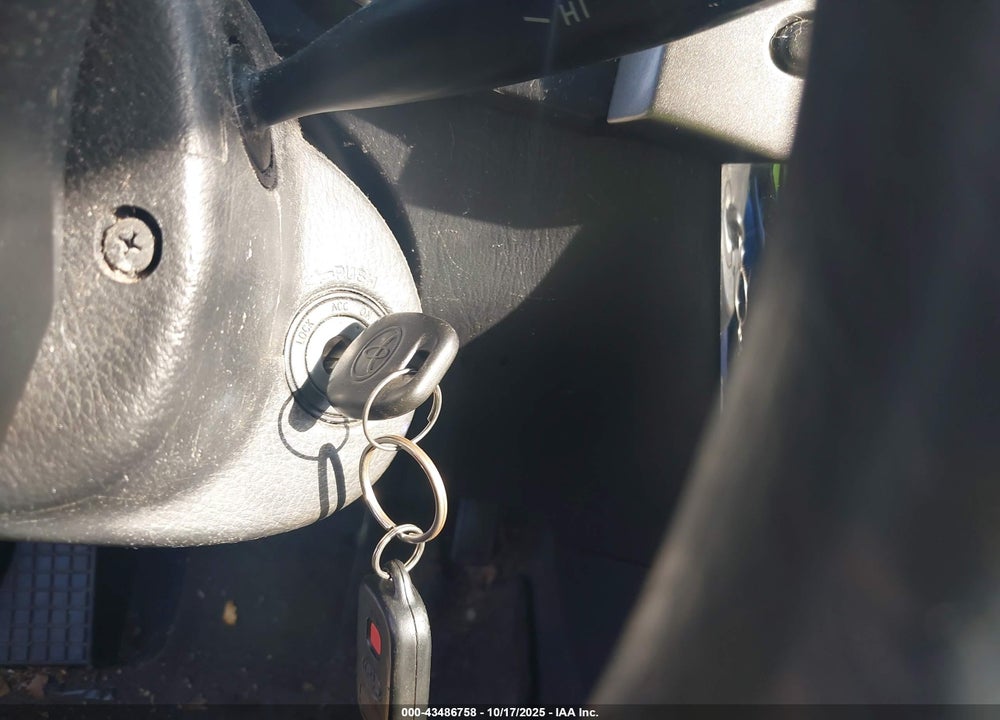 2008 TOYOTA MATRIX VIN: 2T1KR32E18C706856