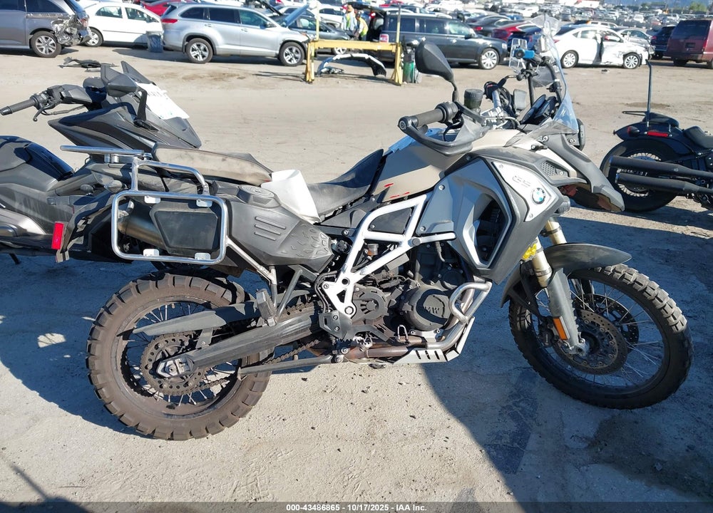 2017 BMW F800 GS ADVENTURE VIN: WB10B6506HZ662708