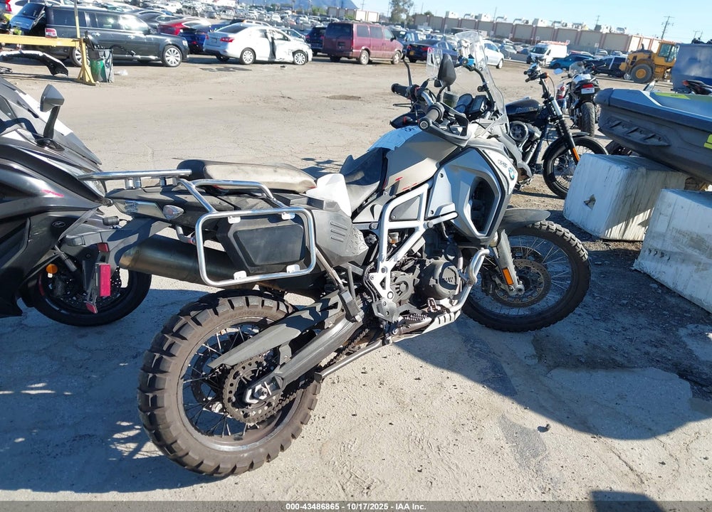 2017 BMW F800 GS ADVENTURE VIN: WB10B6506HZ662708