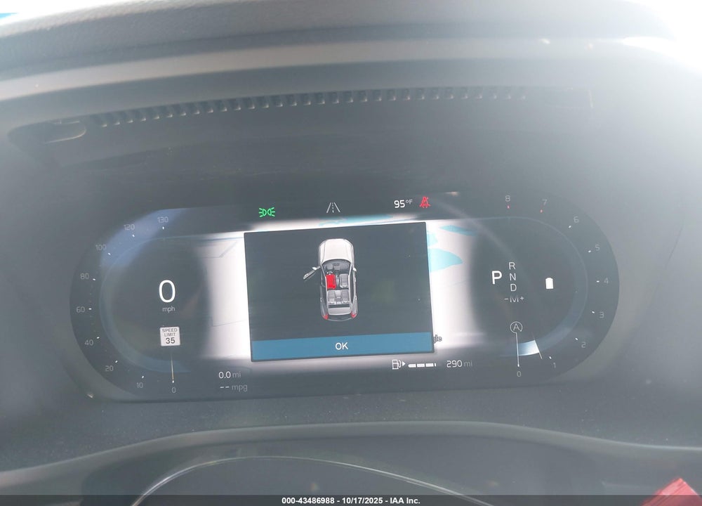 2025 VOLVO XC40 VIN: YV4L12UJXS2557950