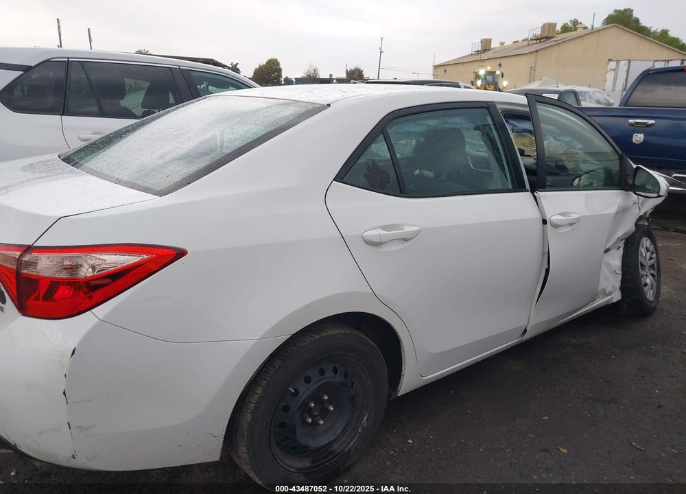 2018 TOYOTA COROLLA LE VIN: 5YFBURHE7JP756661