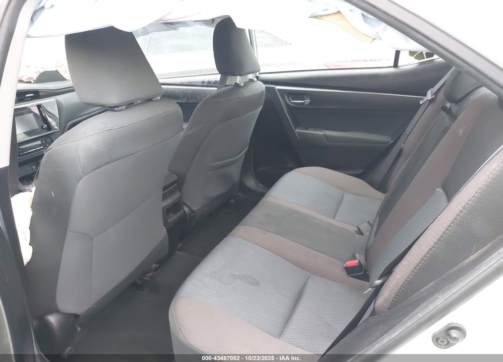 2018 TOYOTA COROLLA LE VIN: 5YFBURHE7JP756661