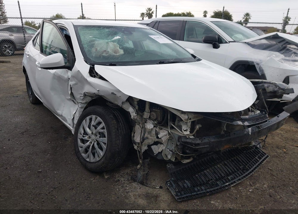 2018 TOYOTA COROLLA LE VIN: 5YFBURHE7JP756661