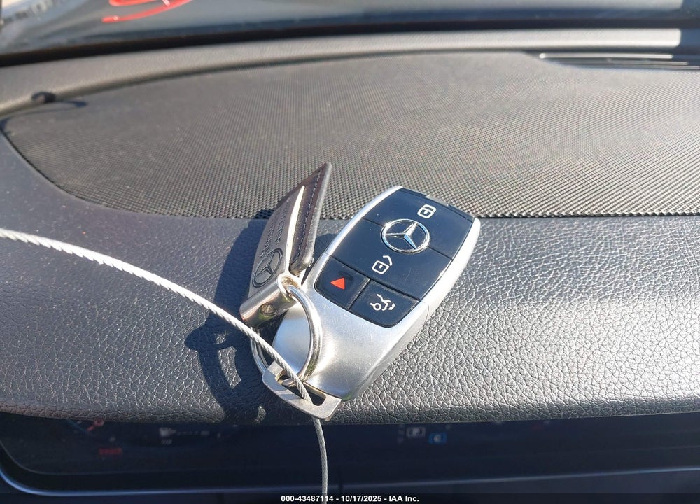2022 MERCEDES-BENZ E 350 VIN: W1KZF8DB1NB070673