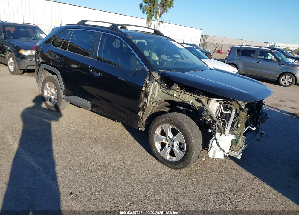 2020 TOYOTA RAV4 XLE VIN: 2T3W1RFV8LW073843