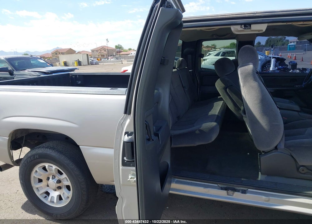 2006 GMC SIERRA 1500 VIN: 1GTEC19T86Z257444