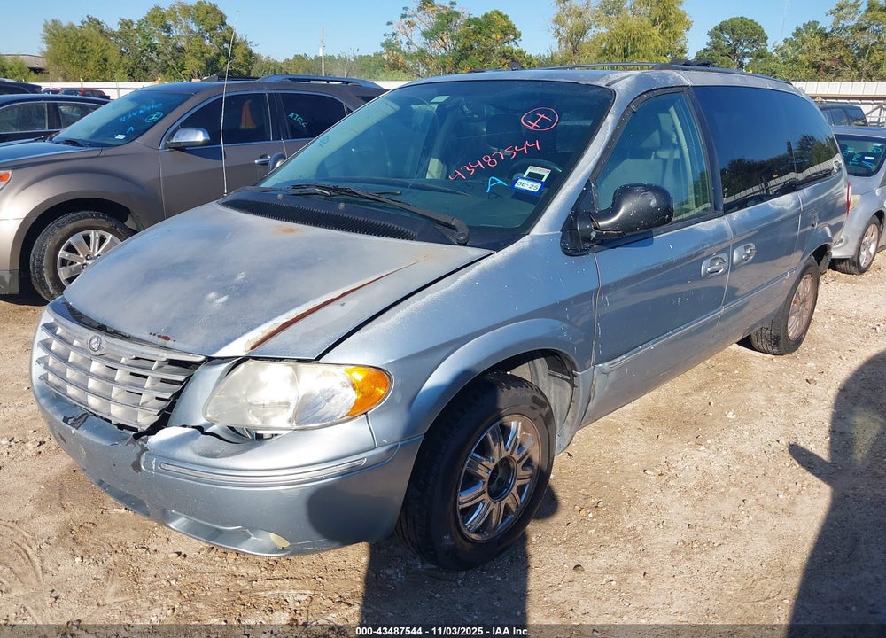 2005 CHRYSLER TOWN & COUNTRY LIMITED VIN: 2C8GP64L15R196995