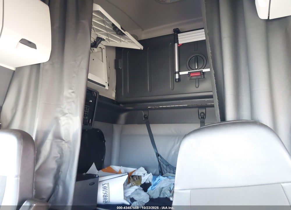 2021 FREIGHTLINER NEW CASCADIA 126 VIN: 3AKJHHDR1MSMC1145