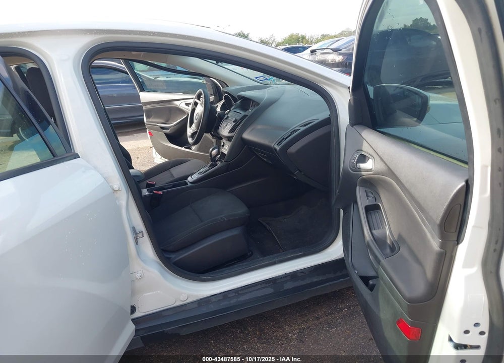2017 FORD FOCUS VIN: 1FADP3F29HL332610