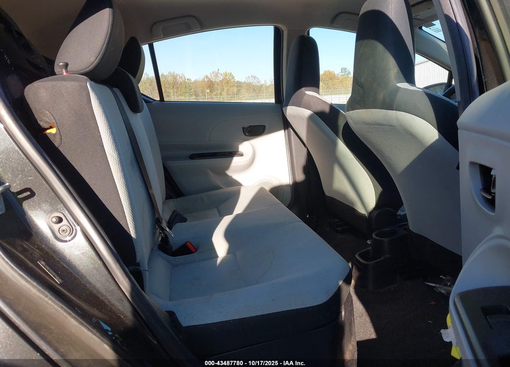 2013 TOYOTA PRIUS C ONE VIN: JTDKDTB32D1546286