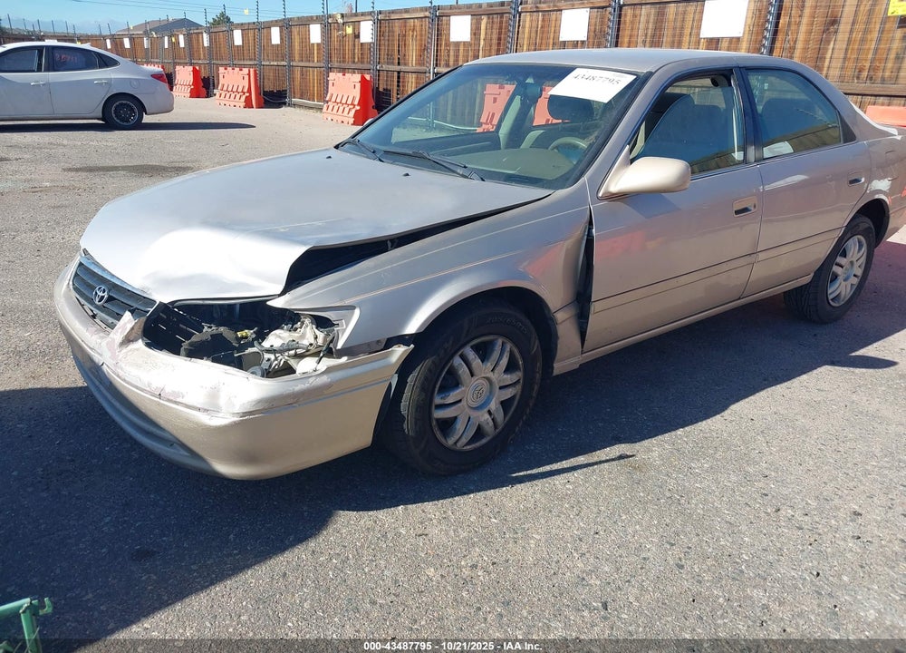 2000 TOYOTA CAMRY LE VIN: 4T1BG22K1YU623951