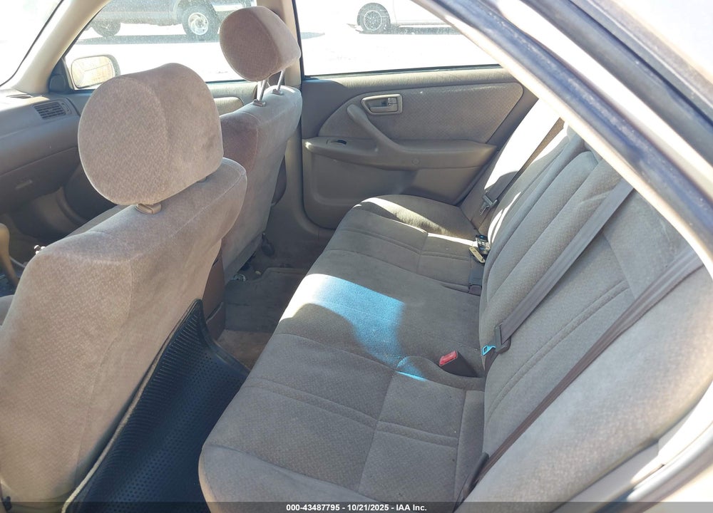 2000 TOYOTA CAMRY LE VIN: 4T1BG22K1YU623951