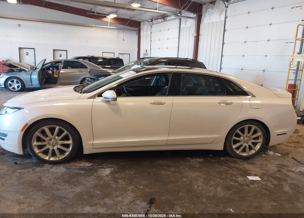 2015 LINCOLN MKZ VIN: 3LN6L2LUXFR606292