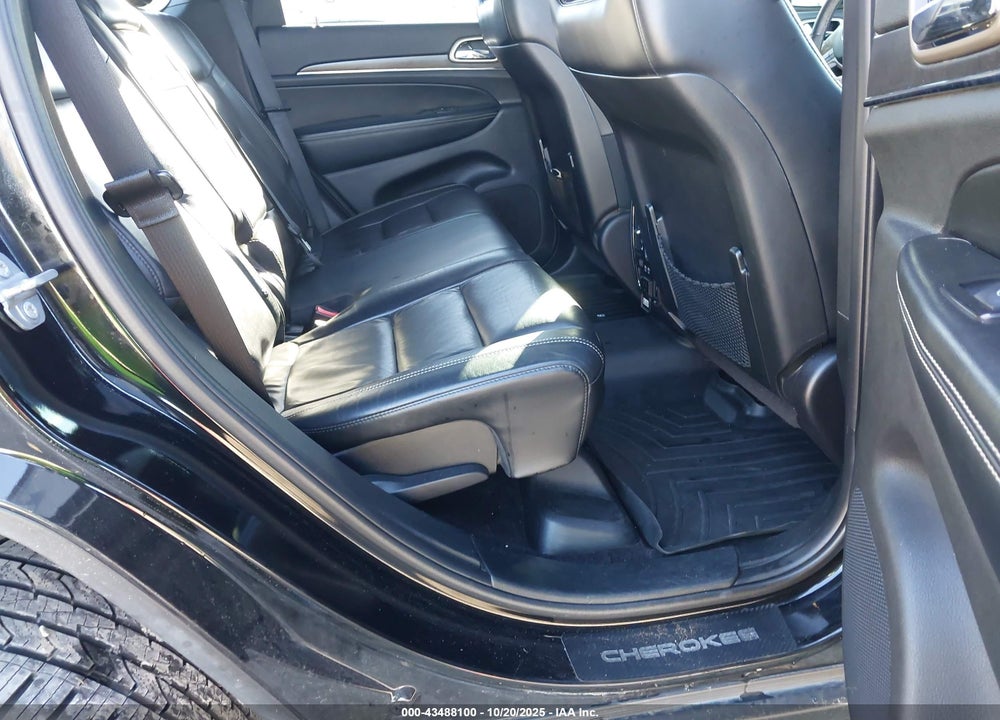 2017 JEEP GRAND CHEROKEE VIN: 1C4RJFBT5HC747943