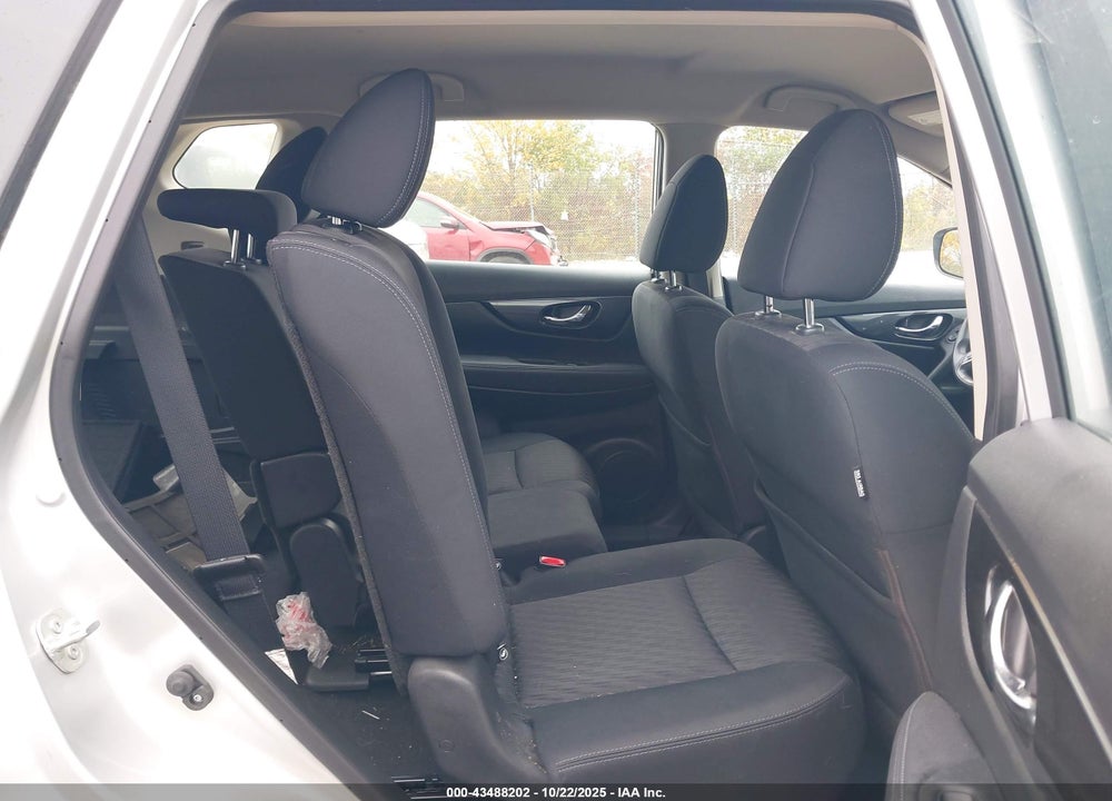 2018 NISSAN ROGUE SPORT VIN: KNMAT2MV1JP512405