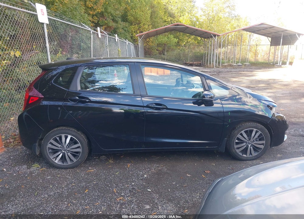 2015 HONDA FIT VIN: 3HGGK5H89FM731419