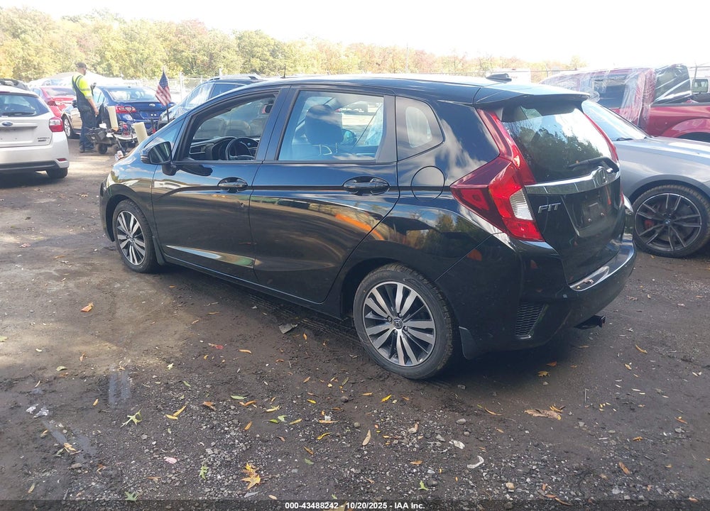 2015 HONDA FIT VIN: 3HGGK5H89FM731419