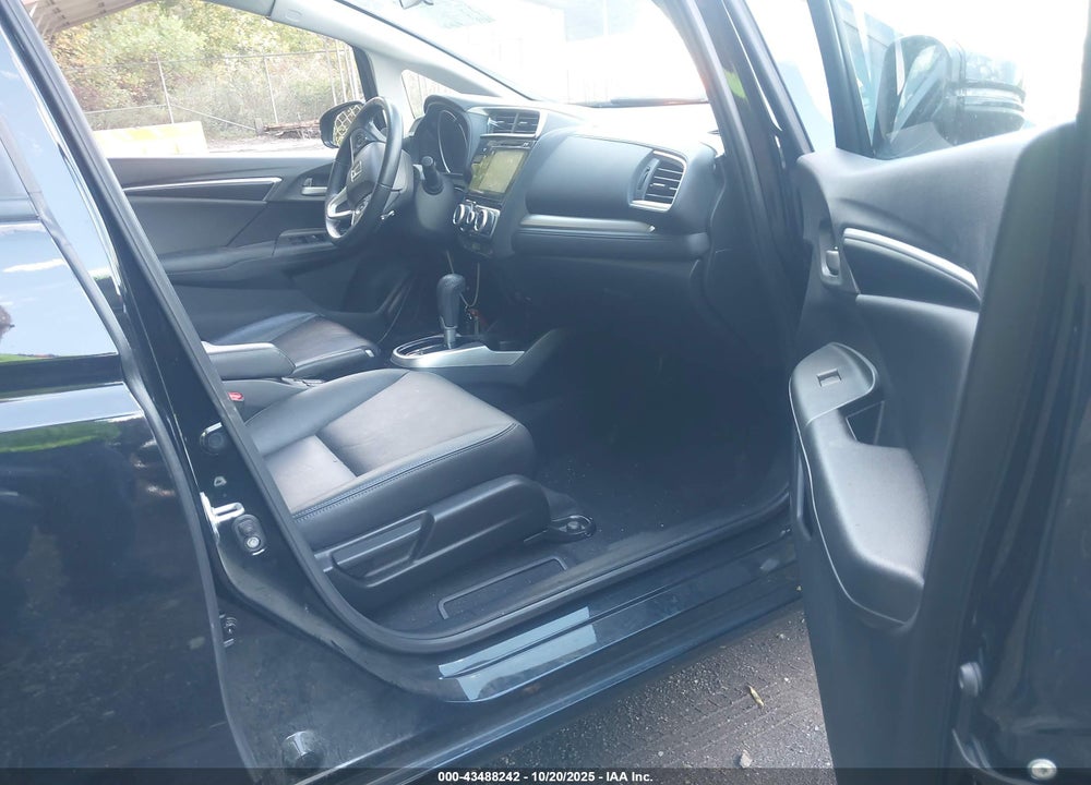 2015 HONDA FIT VIN: 3HGGK5H89FM731419