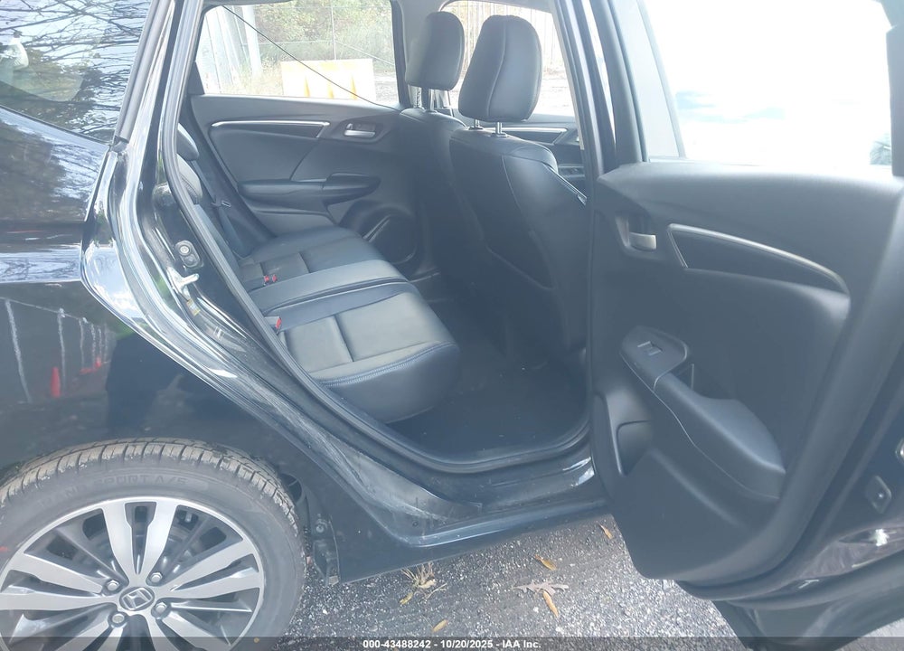 2015 HONDA FIT VIN: 3HGGK5H89FM731419