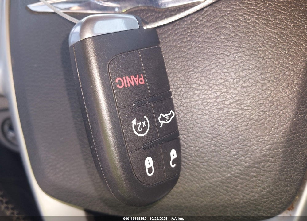 2014 CHRYSLER 300 VIN: 2C3CCAAG7EH181109