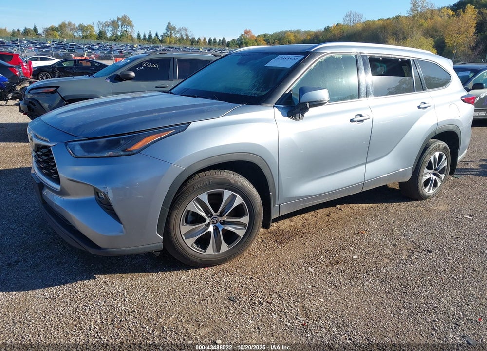 2021 TOYOTA HIGHLANDER XLE VIN: 5TDGZRBH7MS087006
