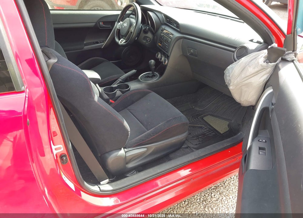 2013 SCION TC VIN: JTKJF5C76D3050147