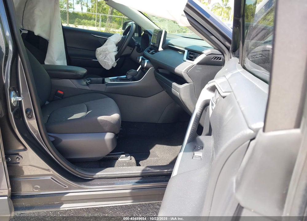 2024 TOYOTA RAV4 HYBRID XLE VIN: JTMRWRFV4RJ060139