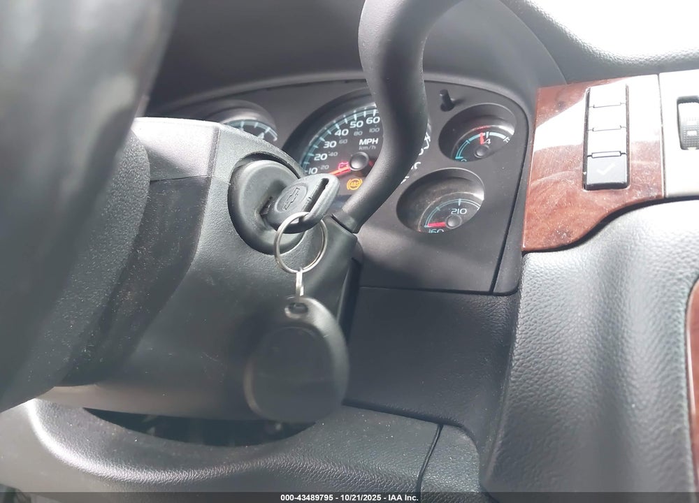 2013 CHEVROLET TAHOE LT VIN: 1GNSKBE07DR350905