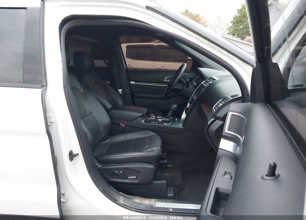 2016 FORD EXPLORER VIN: 1FM5K8FH8GGA03656