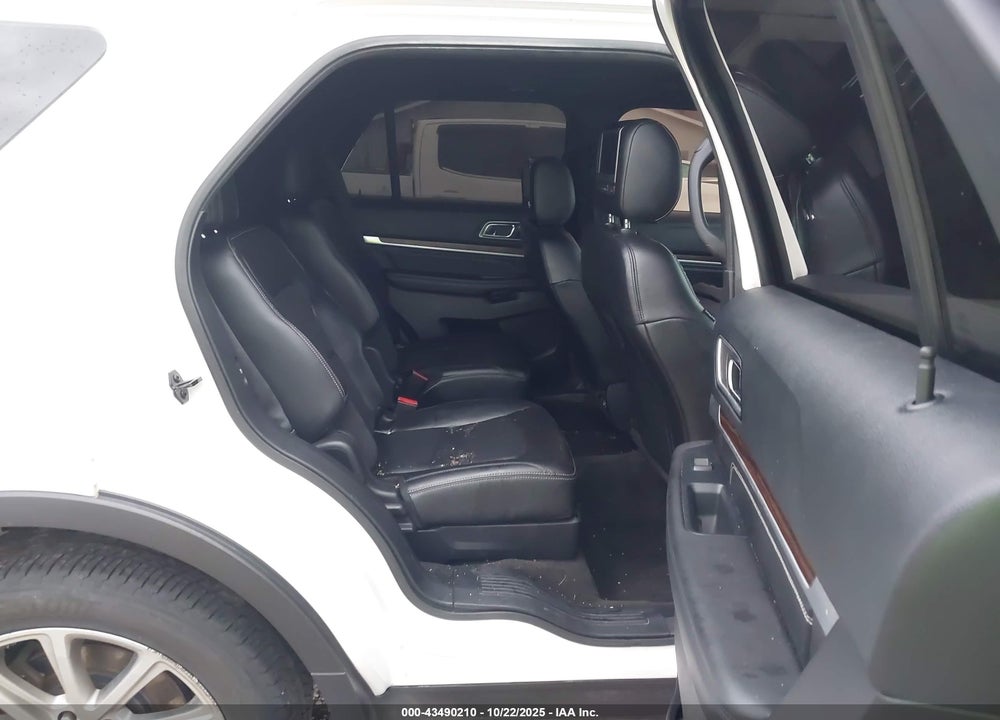 2016 FORD EXPLORER VIN: 1FM5K8FH8GGA03656