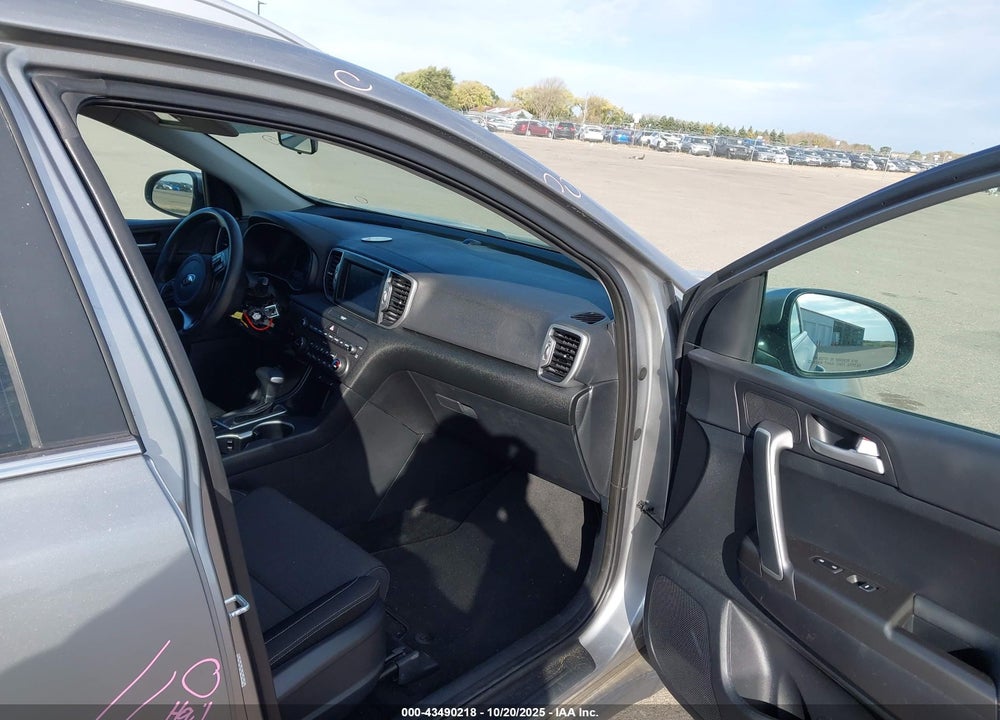 2019 KIA SPORTAGE LX VIN: KNDPMCAC5K7565741