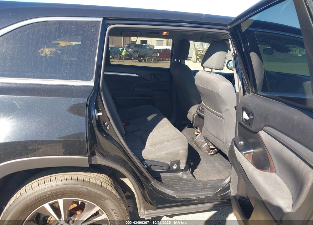 2019 TOYOTA HIGHLANDER VIN: 5TDBZRFH4KS712754