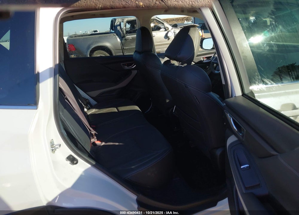 2023 SUBARU FORESTER LIMITED VIN: JF2SKAPC5PH427549