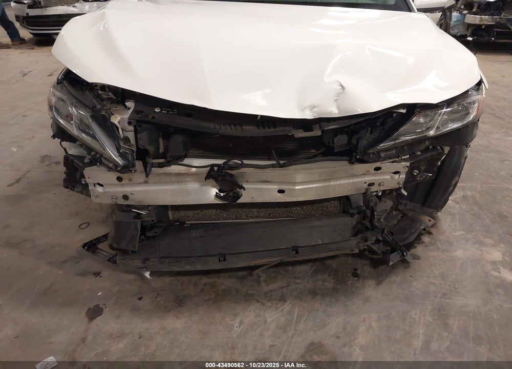 2018 TOYOTA CAMRY SE VIN: 4T1B11HK5JU078121