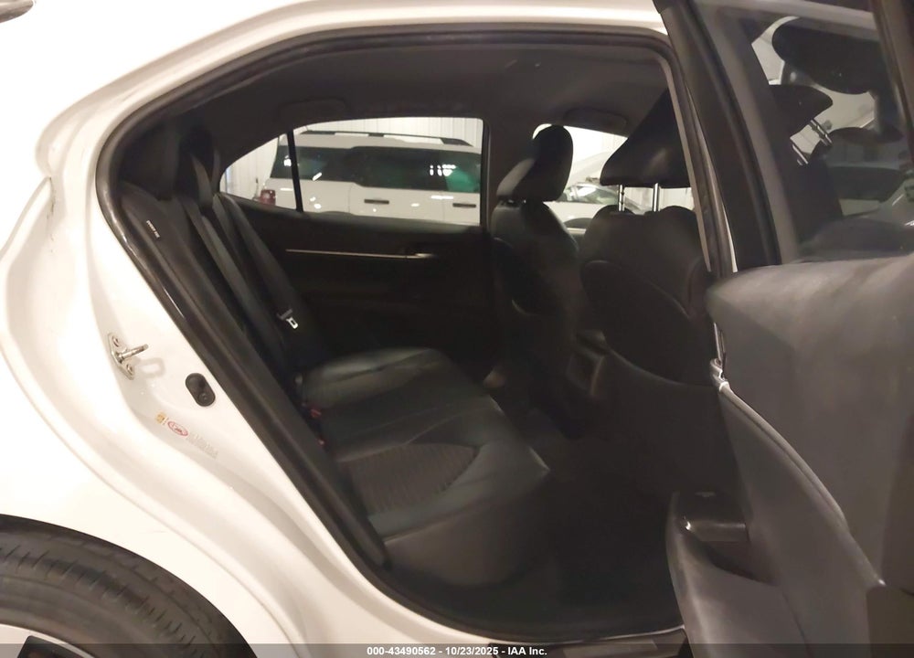 2018 TOYOTA CAMRY SE VIN: 4T1B11HK5JU078121