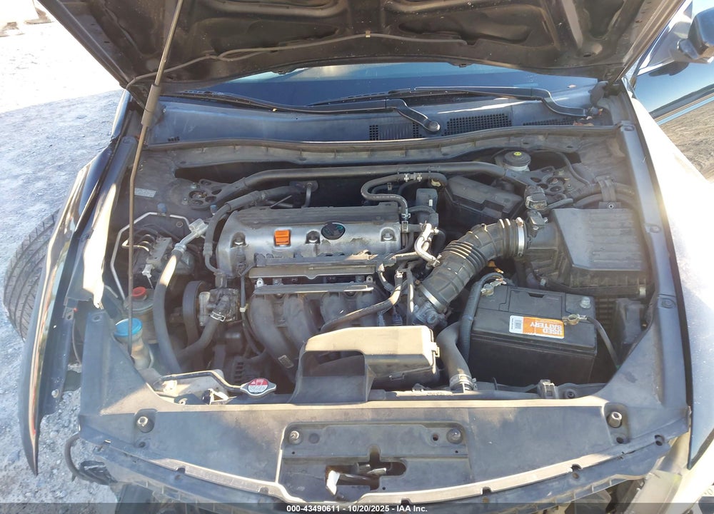 2010 HONDA ACCORD 2.4 LX-S VIN: 1HGCS1B39AA010768