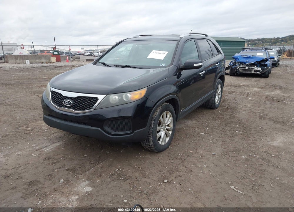 2011 KIA SORENTO LX V6 VIN: 5XYKTDA25BG075636